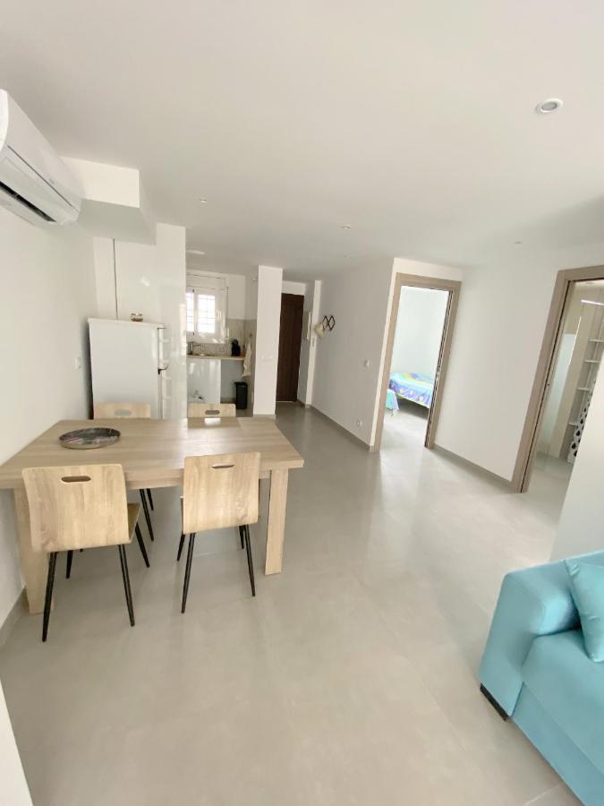 I Apartment *